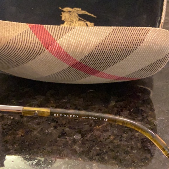 💯Authentic Aviator Burberry sunglasses‼️ - Picture 5 of 6